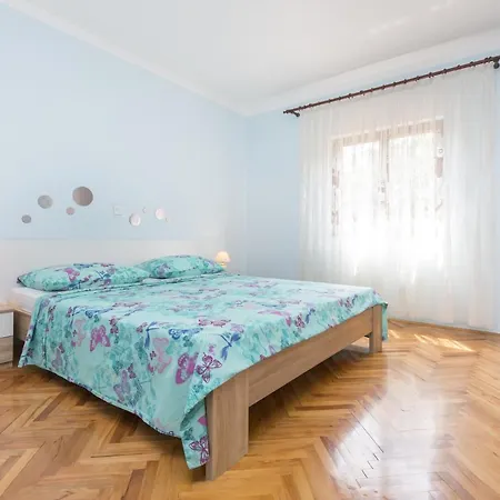 For Families With Children Vinez, - 15870 *