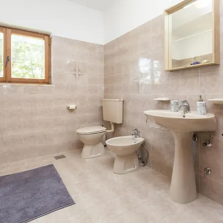 For Families With Children Vinez, - 15870